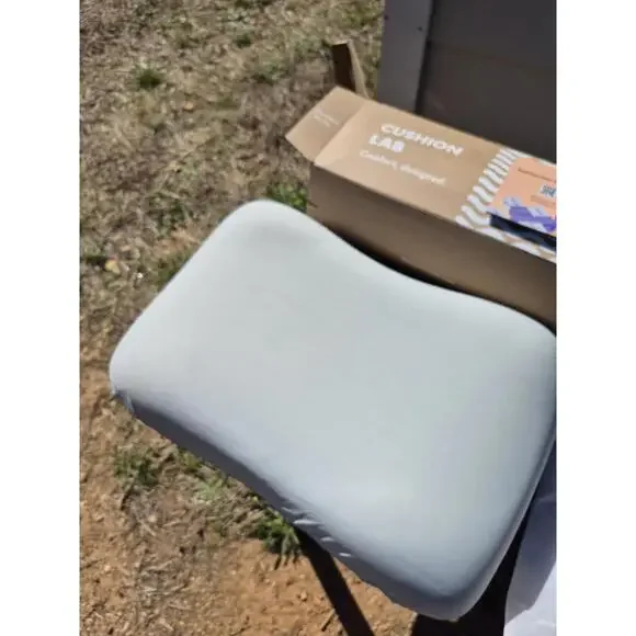 Cushion Lab Deep Sleep Travel Pillow 1 Pack Open Box Travel Pillow Case $95 MSRP - Picture 5 of 9